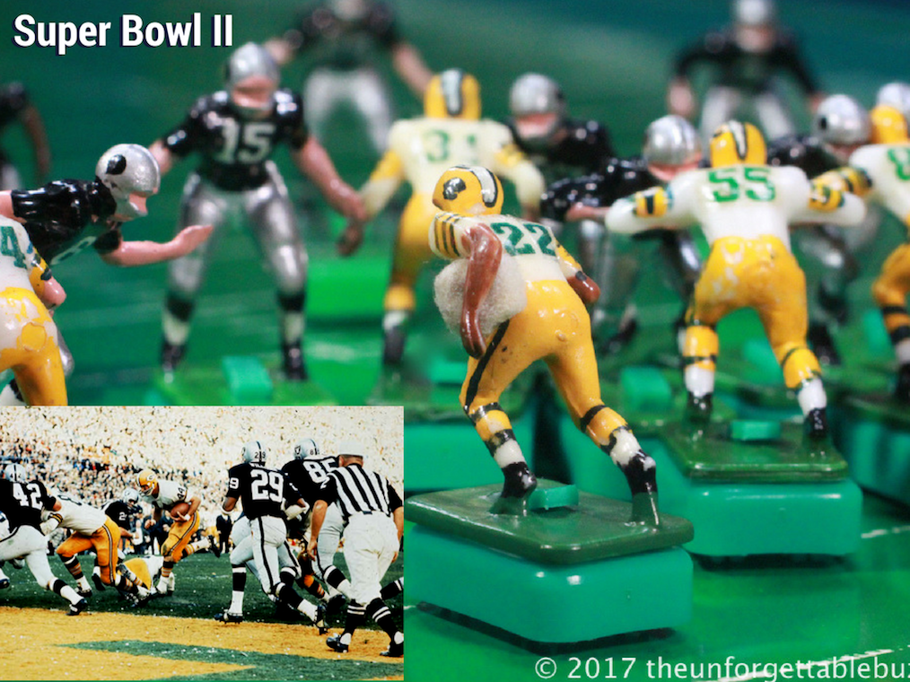 <img alt="Electric Football NFL Raiders and Packers 1967 teams Super Bowl II">